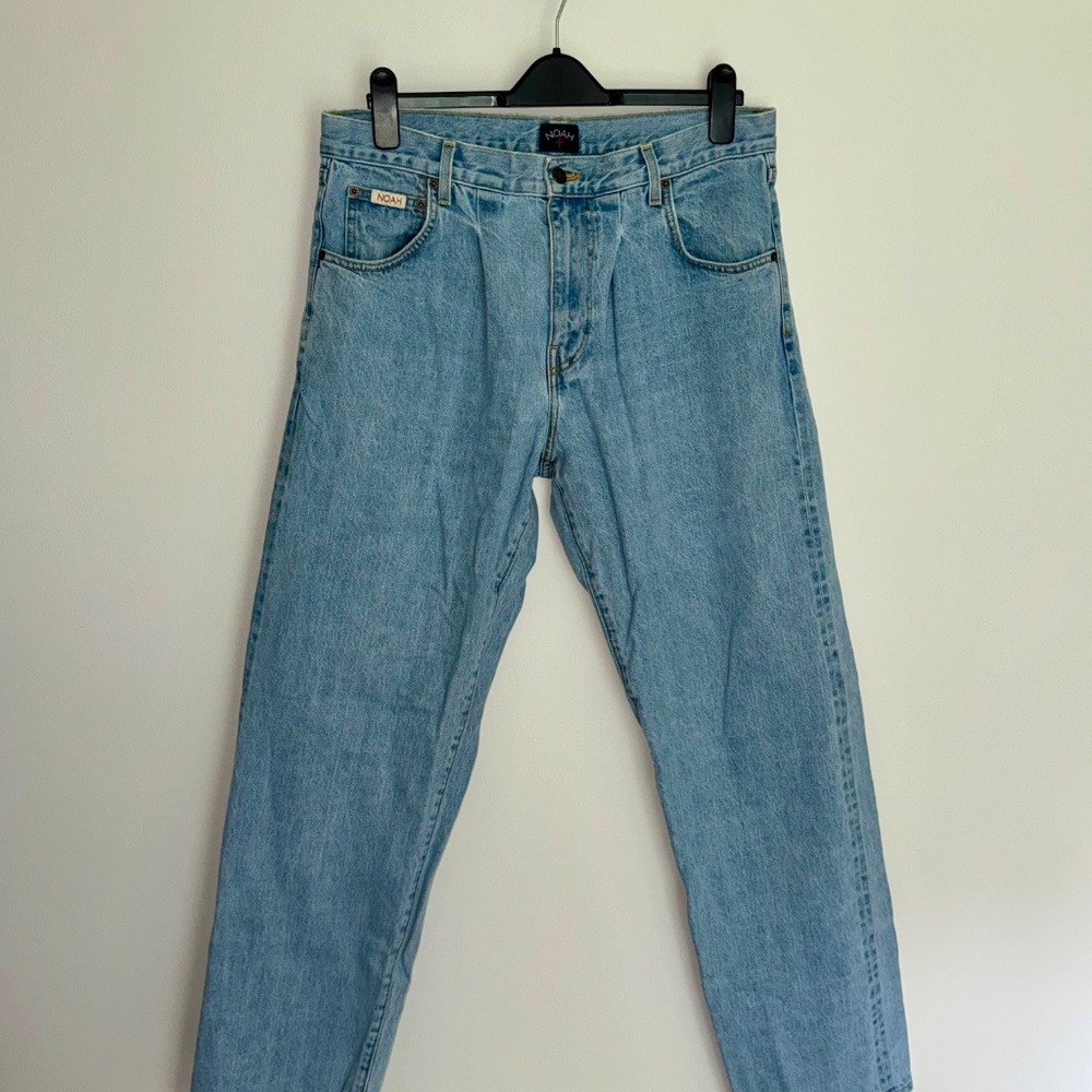 Noah NYC Men’s Light Wash Pleated Denim Jean
